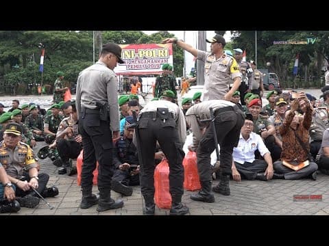 USAI SIMULASI WAKAPOLDA BANTEN MAKAN BERSAMA DI ALUN-ALUN KOTA SERANG